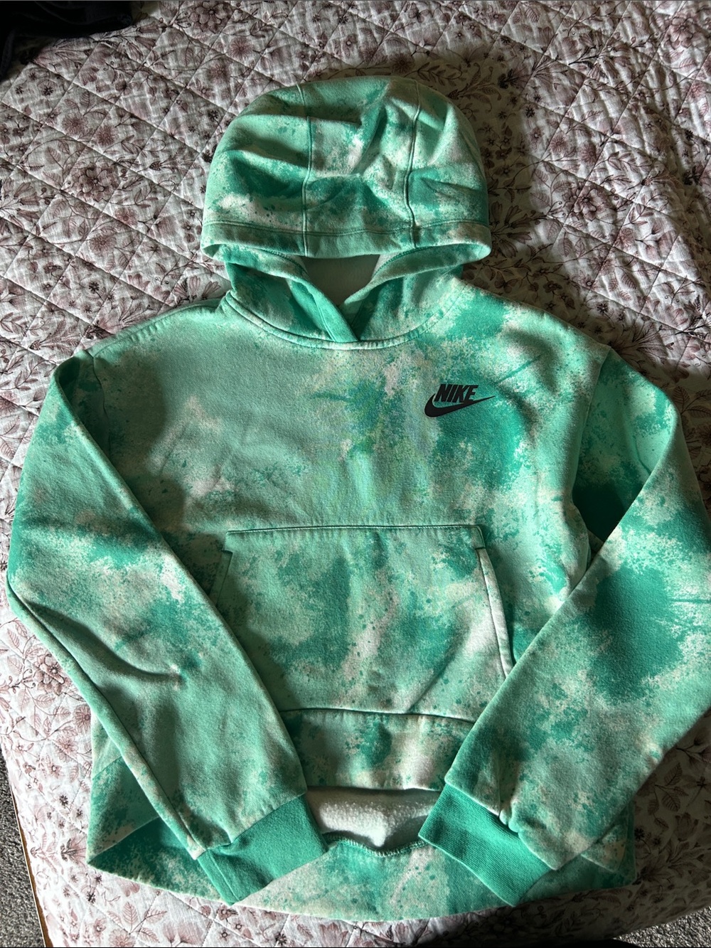 Girls Nike hoodie. Size Large.